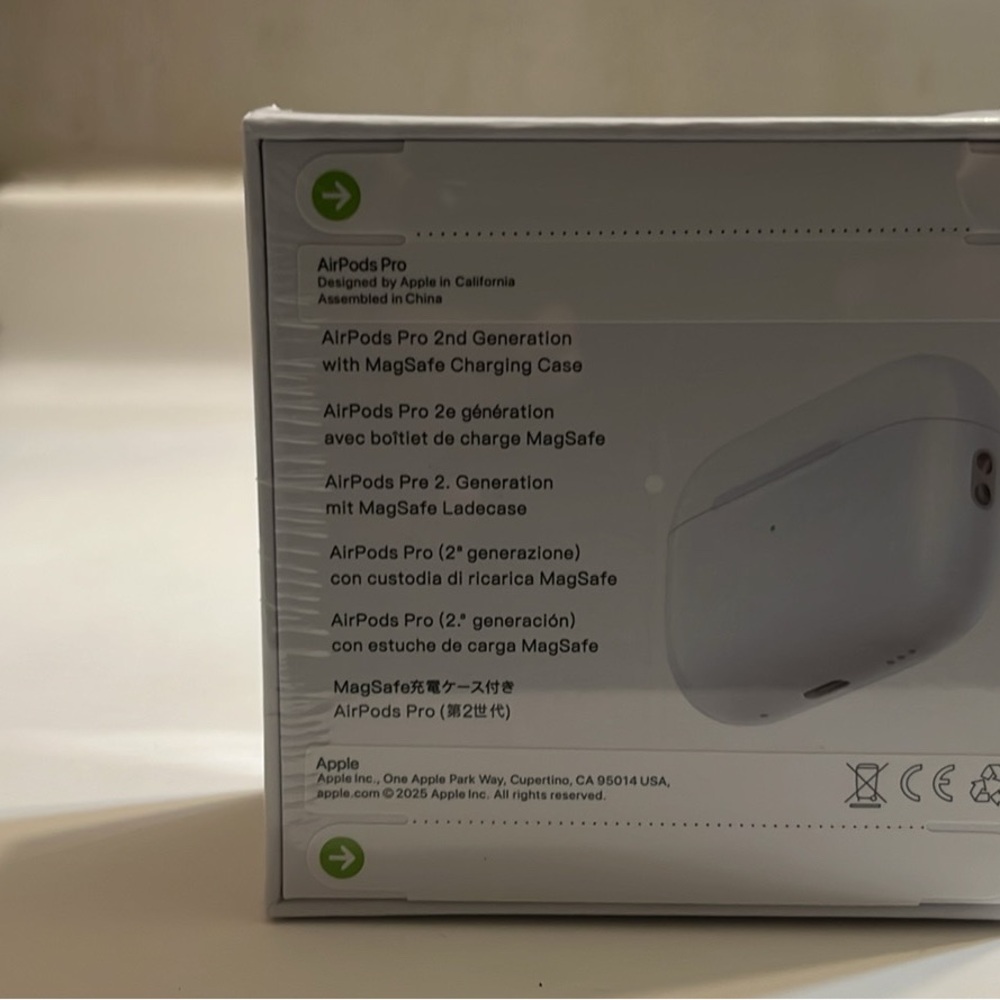 Apple AirPods Pro 2nd Gen with MagSafe Case - White